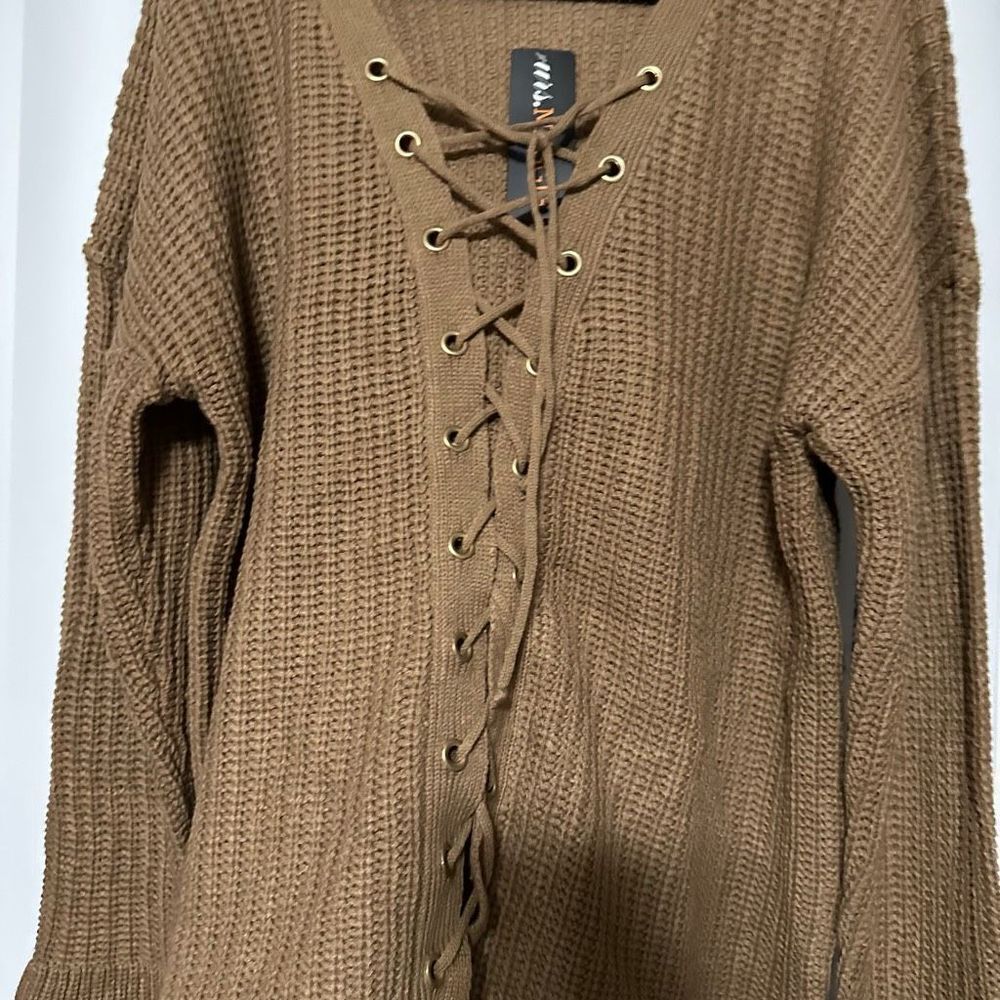 Mrs Maggie CABLE-KNIT LACE-UP, Flaunt those curves ladies in this chic crocheted - Picture 8 of 11